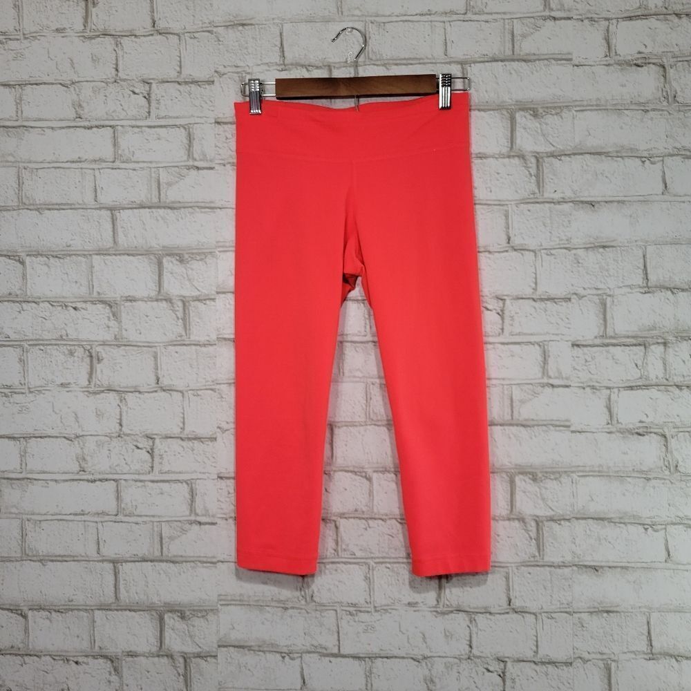 Under Armour bright pink leggings